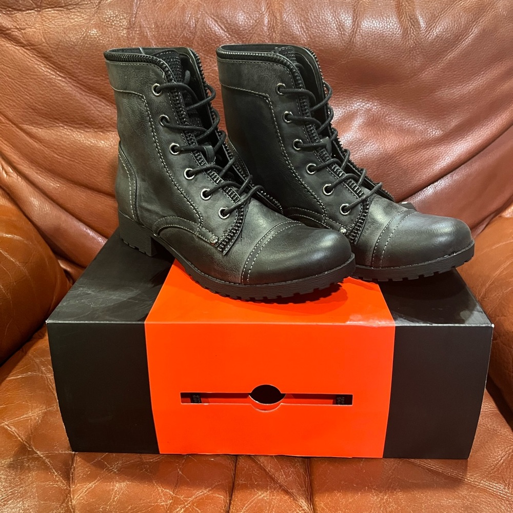 BRAND NEW G by Guess Women’s Boots